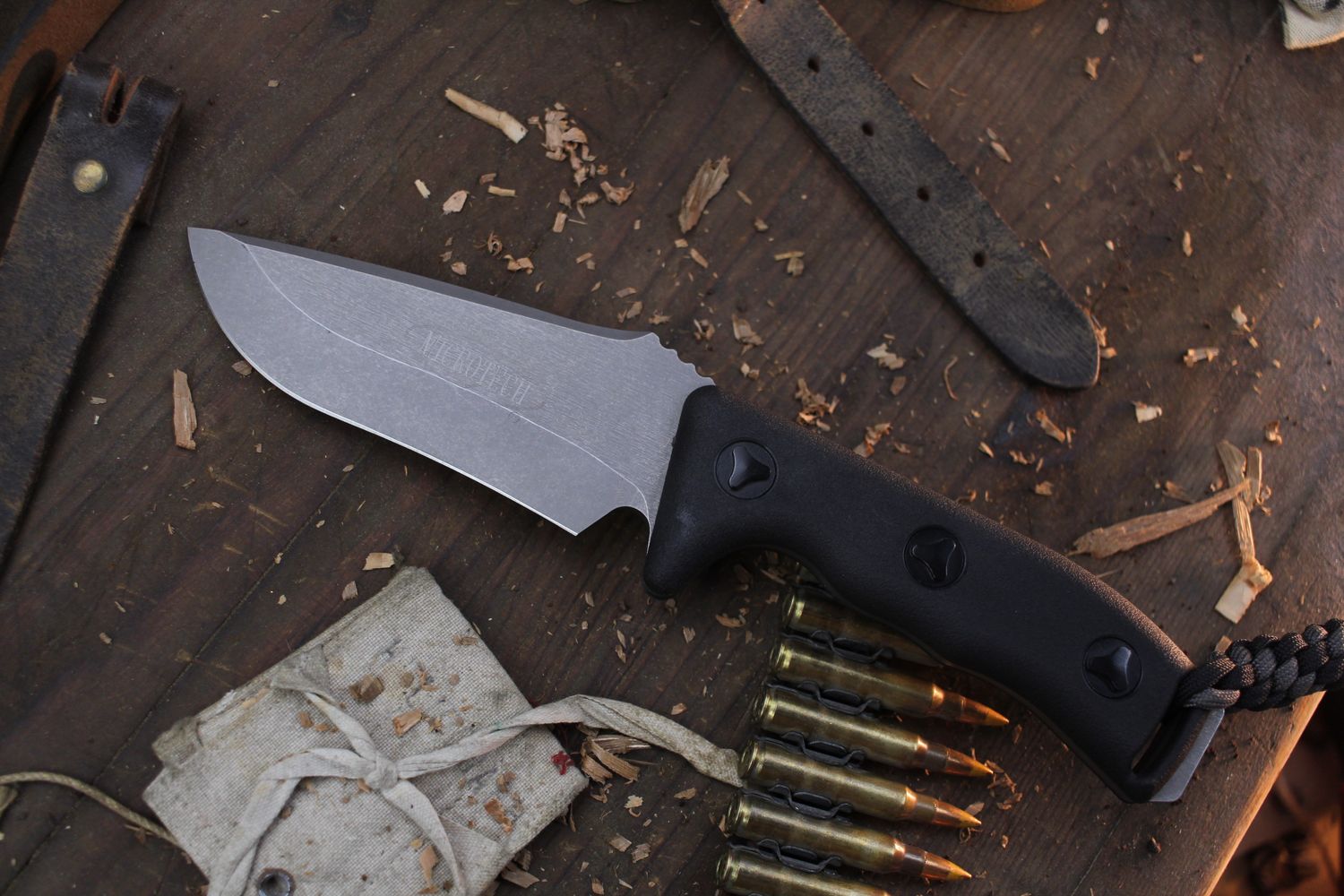 Microtech Currahee S/E 4.75” Fixed Blade / Black Polymer / Acidwashed Elmax ( Pre Owned )