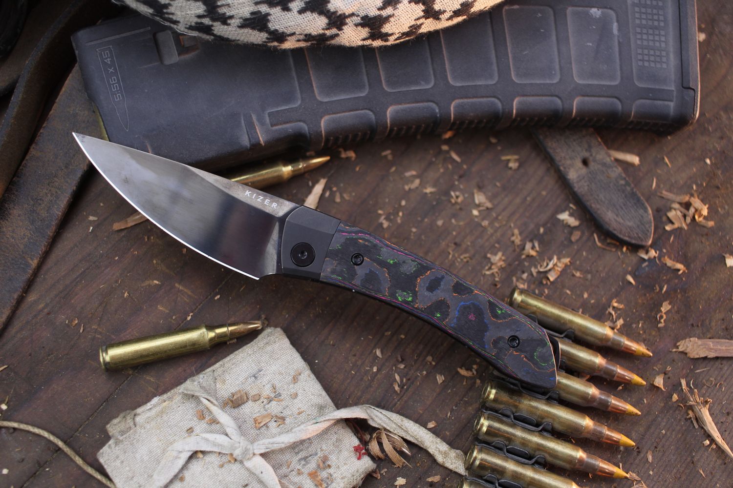 Kizer Mini Momo 3.2&quot; Front Flipper / 80&#39;s Camo Carbon Fiber / Polished DLC S35VN ( Pre Owned )