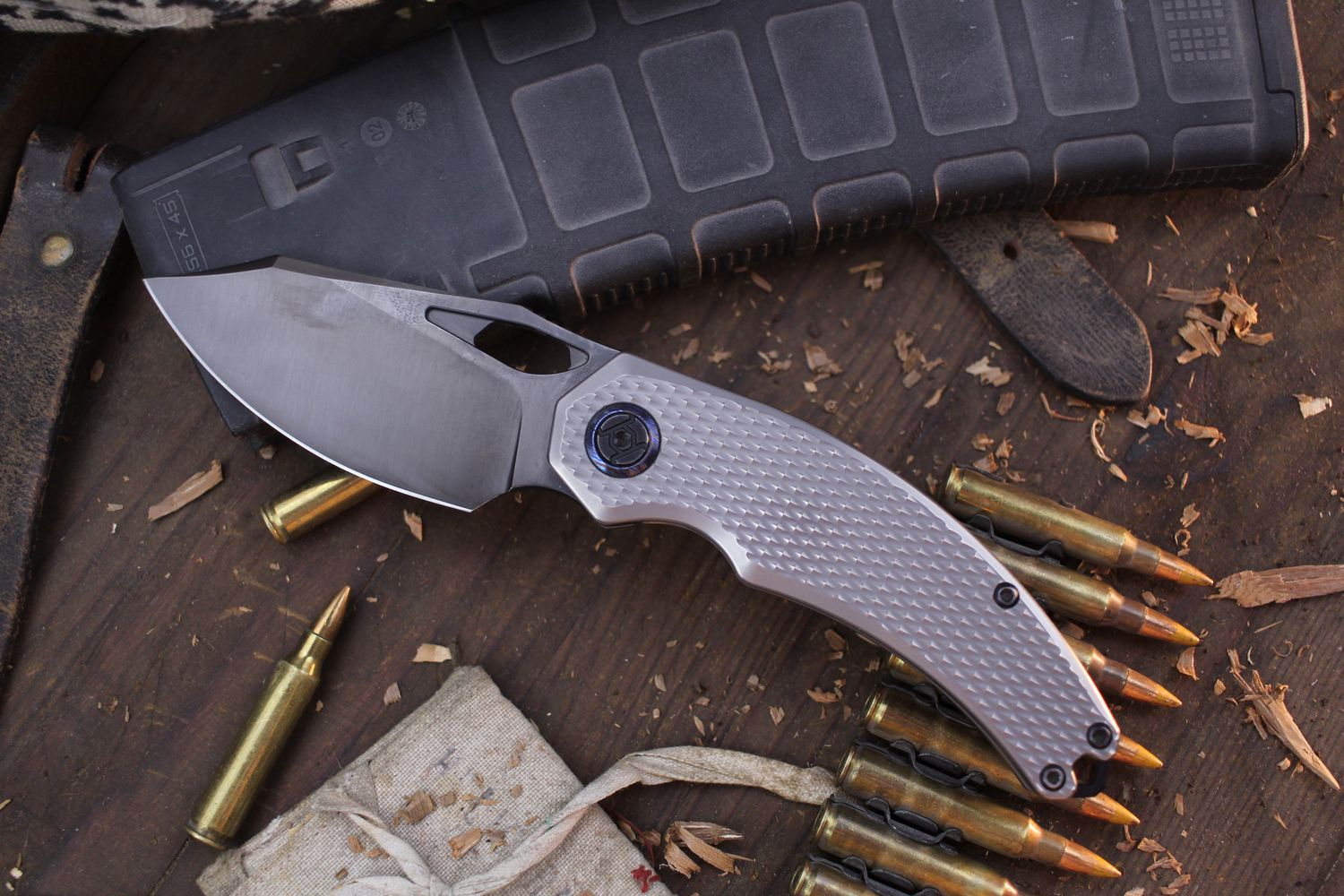 Kunwu Knives Padres 3.34&quot; Framelock Front Flipper / Diamond Textured Titanium / Black DLC Vanax ( Pre Owned )