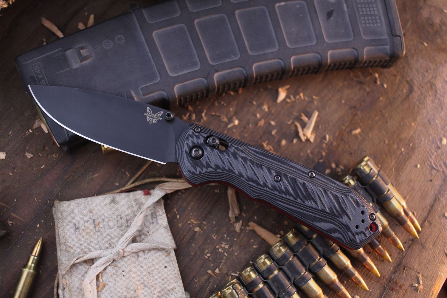 Benchmade Freek 3.6&quot; AXIS Lock Folder / Black &amp; Red G-10 / Black M4 ( Pre Owned )