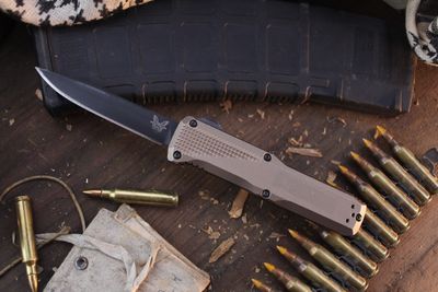 Benchmade Phaeton 3.45&quot; D/A OTF Auto / Flat Dark Earth Aluminum / Black S30V ( Pre Owned )
