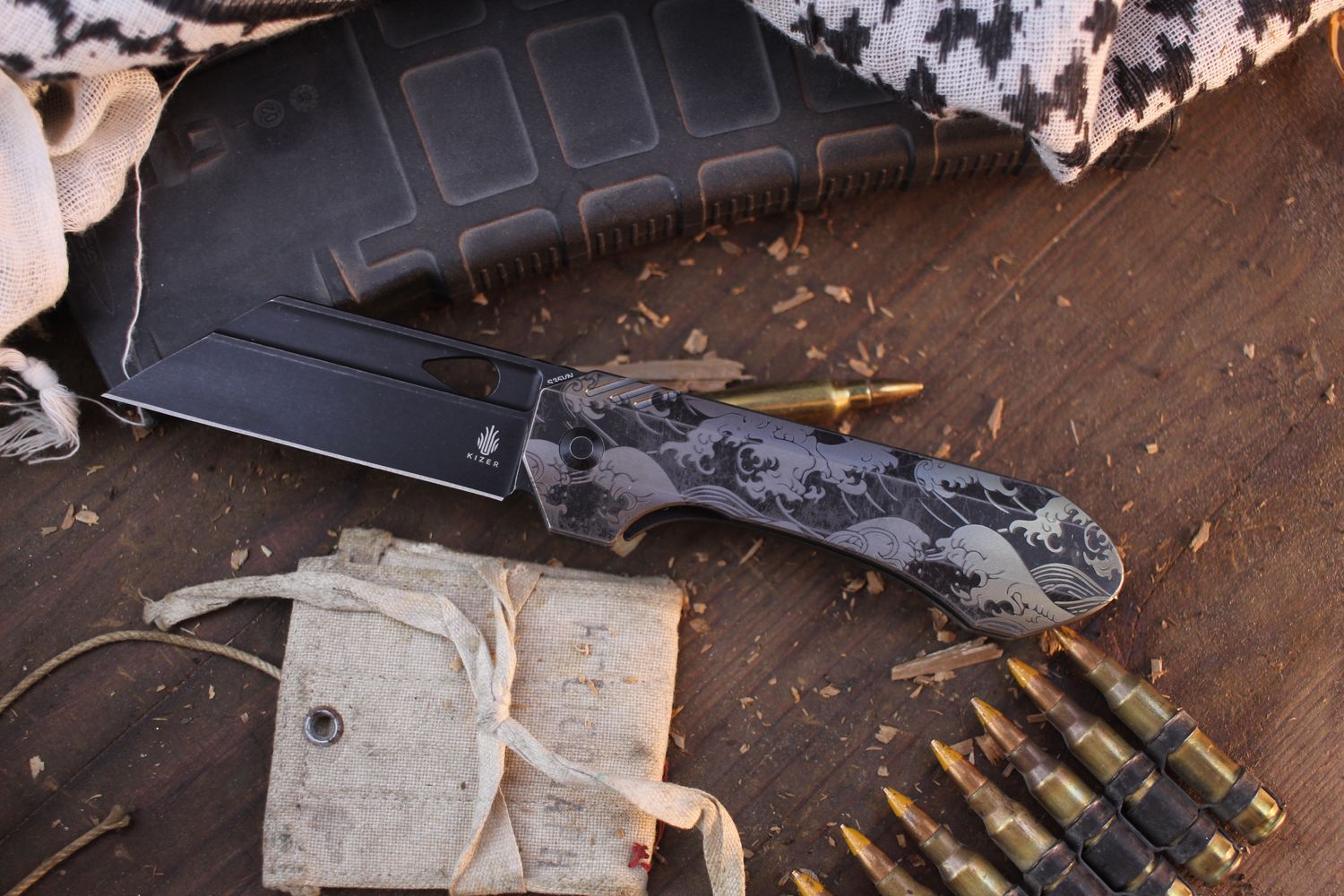 Kizer Huldra 3.2&quot; Linerlock Flipper / Great Wave Engraved Titanium / Blackwashed S35VN ( Pre Owned )