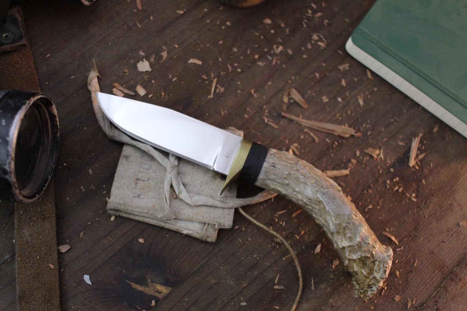 David Reed Groß Jager Messer 3.75&quot; Fixed Blade / Elk Antler &amp; Ebony With  Brass Single guard / Satin Clip Point D2