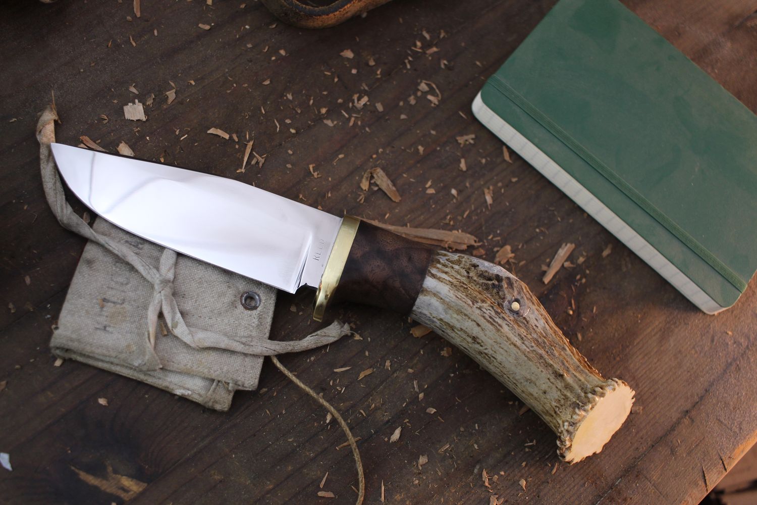 David Reed Groß Jager Messer 4.5&quot; Fixed Blade / Elk Antler &amp; Walnut With Brass Single guard / Satin Clip Point D2