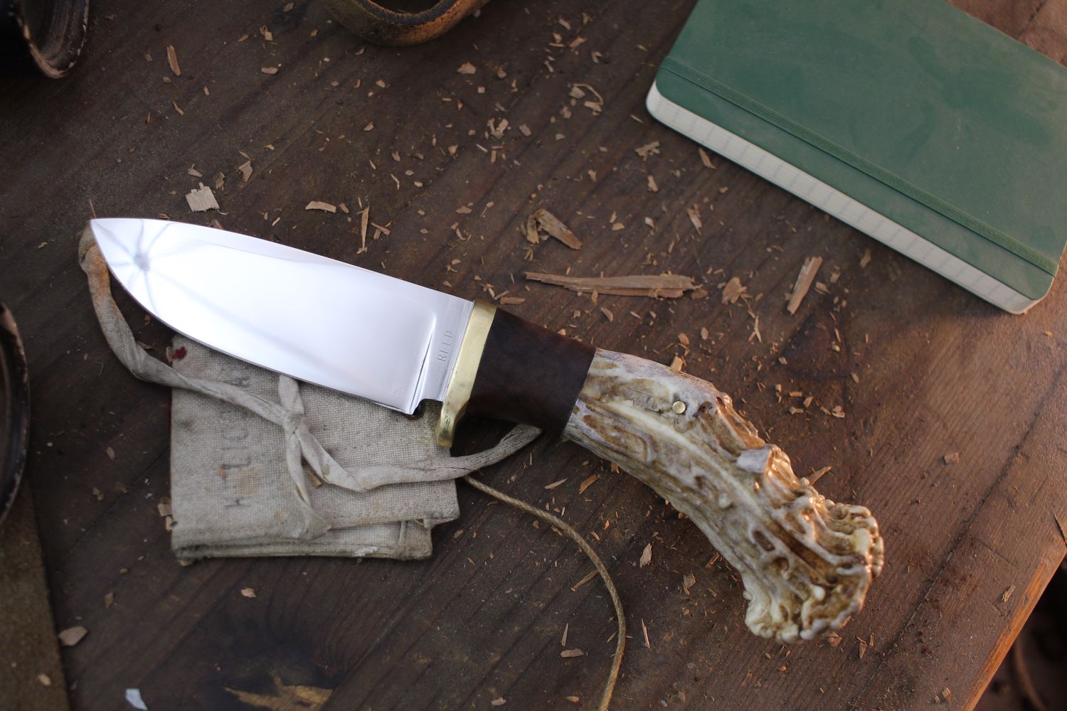 David Reed Groß Jager Messer 4.25&quot; Fixed Blade / Elk Antler &amp; Walnut With  Brass Single guard / Satin Drop Point D2