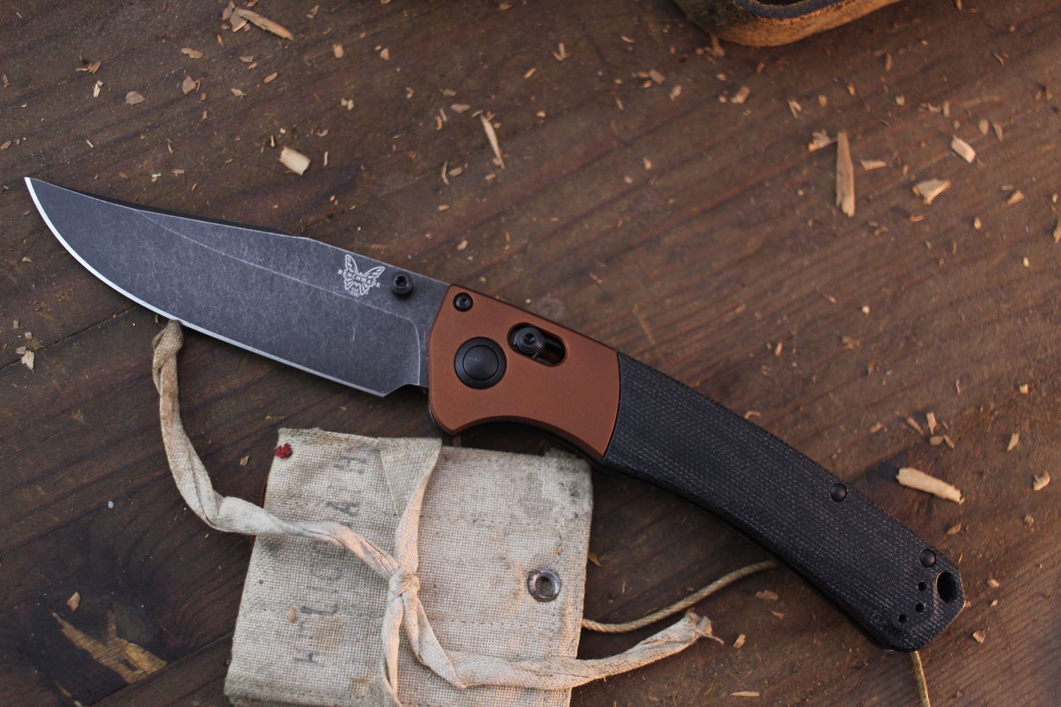 Benchmade Crooked River 4&quot; AXIS Lock Folder / Black Canvas Micarta / Blackwashed MagnaCut