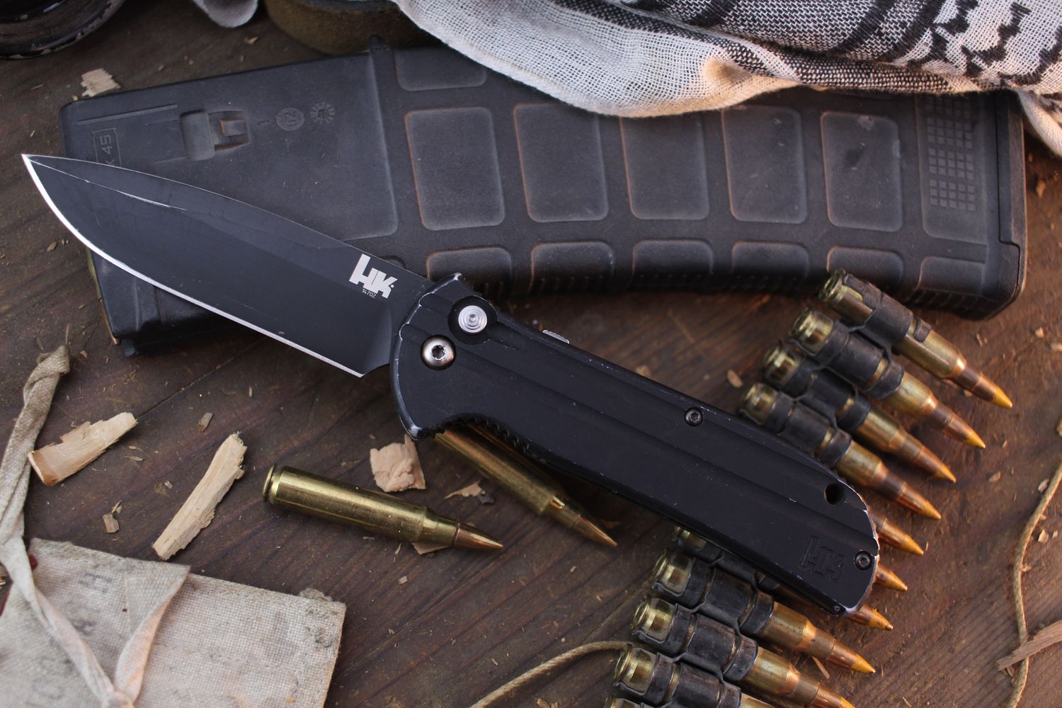 H&amp;K Entourage 3.74&quot; Button Lock Auto Folder / Black Aluminum / Black Drop Point 440C ( Pre Owned )