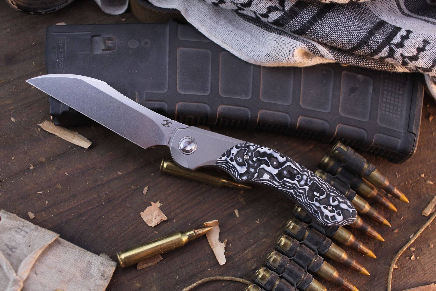 Kansept Cosmos 3.58&quot; Framelock Flipper / Black &amp; White Carbon Fiber / Stonewashed 20CV