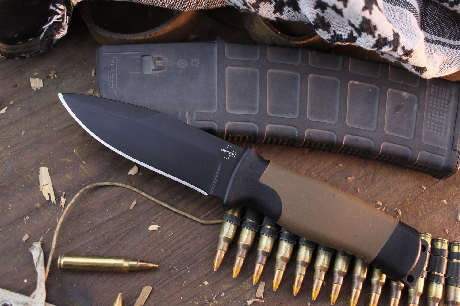 Boker Plus Desert Man 4.3&quot; Fixed Blade / Black &amp; Tan Polymer / Black Sandvic 12C27