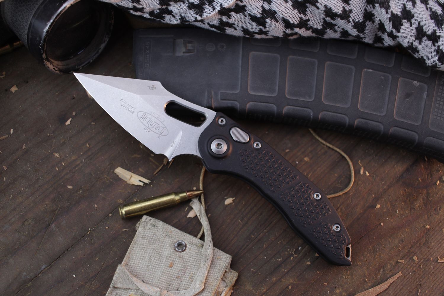 Microtech Stitch 3.75&quot; button Lock Auto Folder / Black Aluminum / Stonewashed M390 ( Pre Owned )