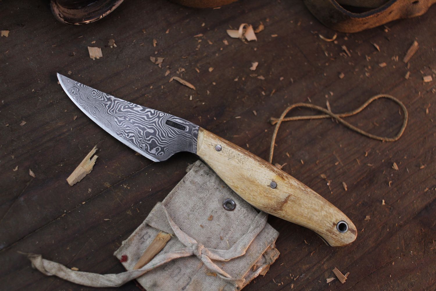 Mark Couch Trailing Point 3&quot; Fixed Blade Skinner / Alaskan Birch / Alaskan Forged Damascus