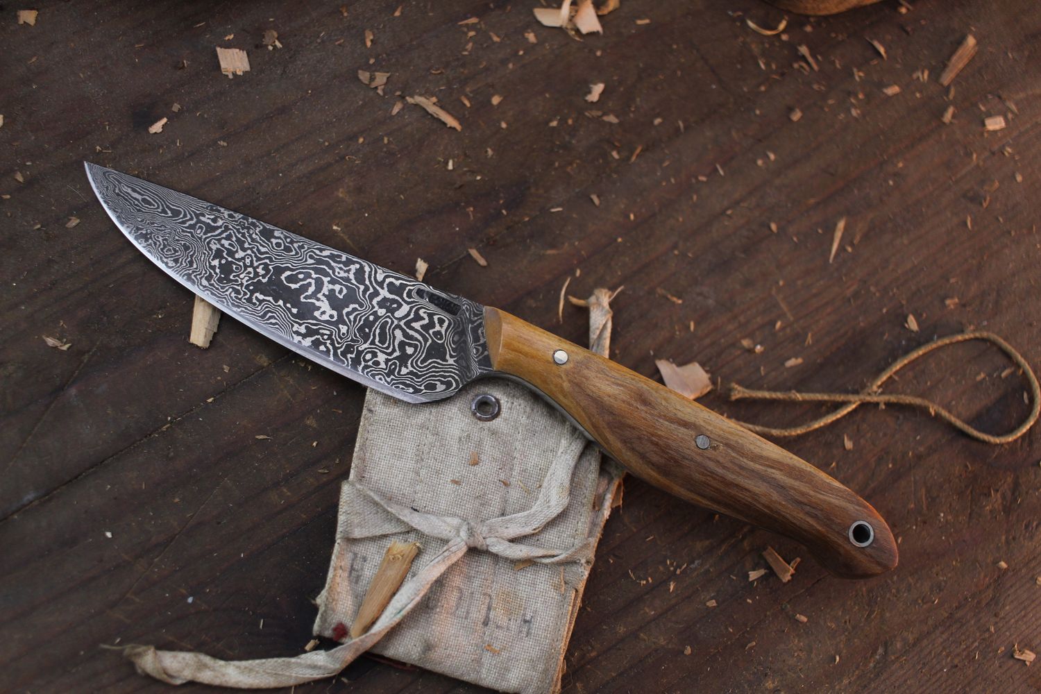 Mark Couch Medium  4.5&quot; Bush Knife / Dyed Birch / Alaskan Forged Damascus