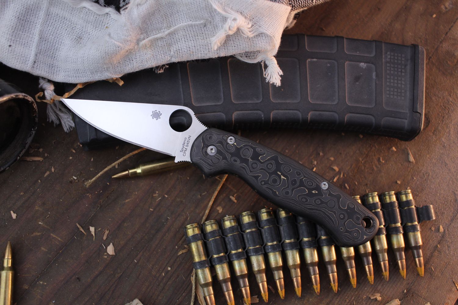 Spyderco Paramilitary 2 3.4&quot; Compression Lock Folder / FatCarbon Milled Carbon Fiber / Satin S45VN ( Pre Owned )