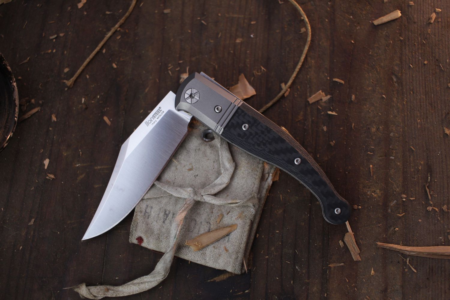 LionSTEEL Gitano 3.35&quot; Slipjoint Folder / Carbon Fiber &amp; Titanium Bolsters / Satin Niolox ( Pre Owned )