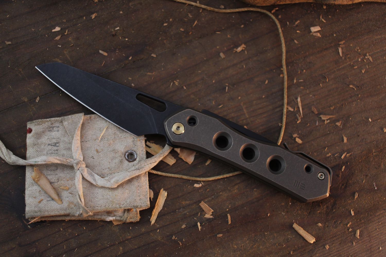 We Knife Co Snecx Vision R 3.54&quot; Superlock Folder / Bronze Titanium / Black 20CV ( Pre Owned )