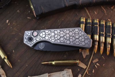 Pro-Tech Prototype Strider PT 3"  Auto Folder / Gridlock Pattern Two-Tone Stainless Steel / DLC Magnacut ( Pre Owned )