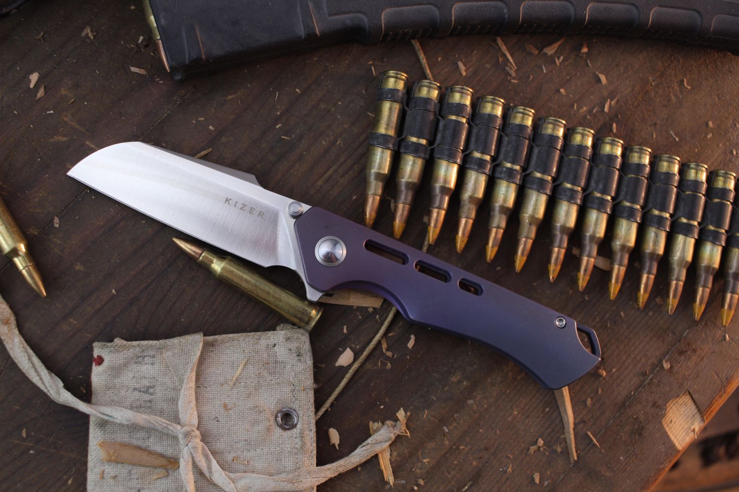 Kizer Crest 3.4&quot; Framelock Flipper / Purple Gradient Anodized Titanium / Satin S35VN ( Pre Owned )
