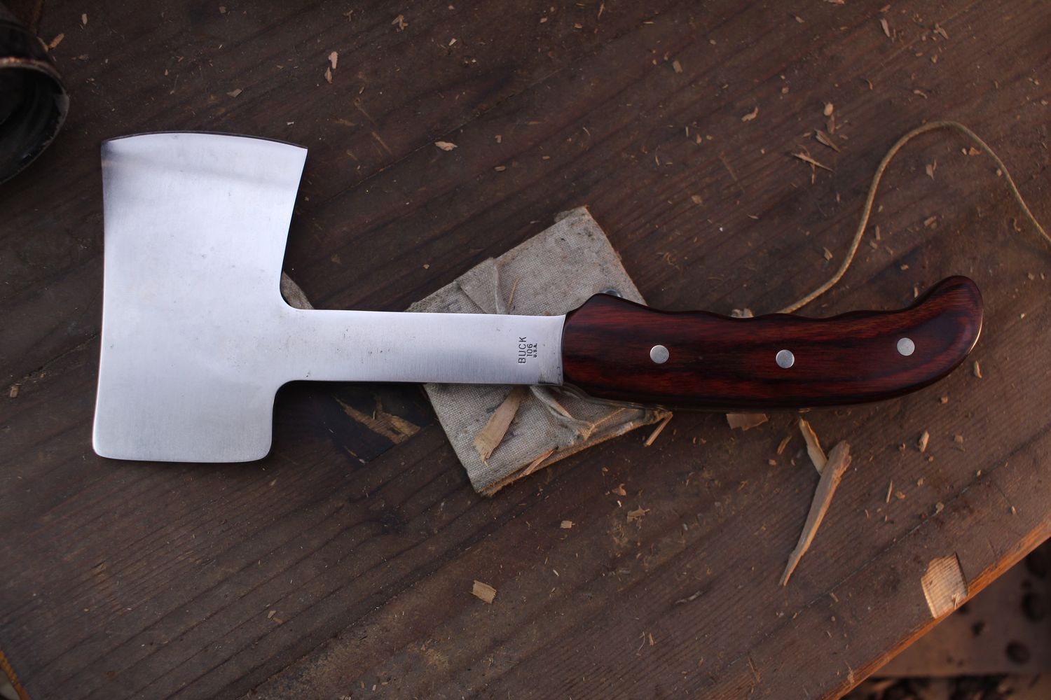 Buck Vintage 1983 106 Compadre 10.5&quot; Hatchet / Resin Impregnated Birch / Satin 440 ( Pre Owned )