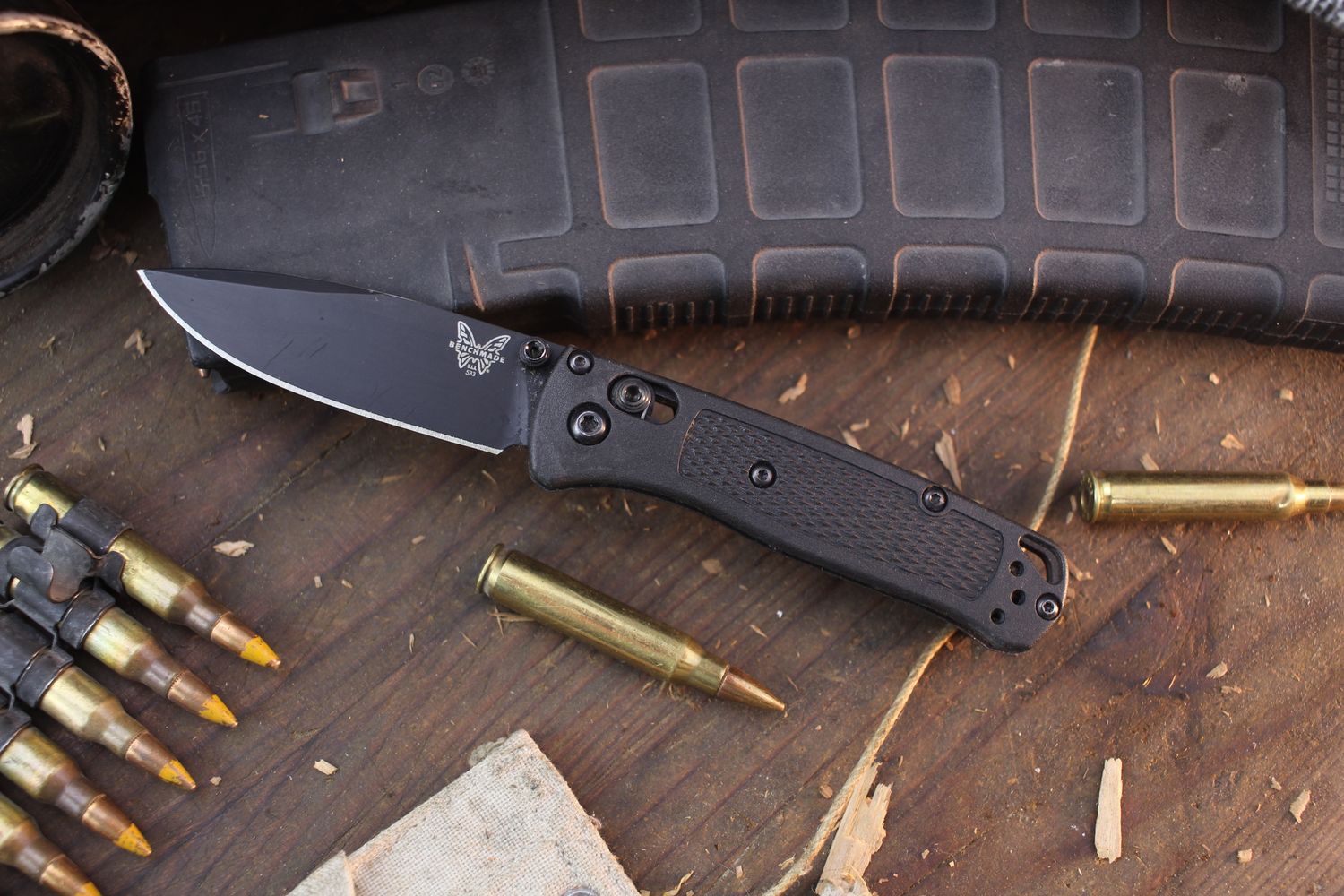 Benchmade Mini Bugout 2.82&quot; AXIS Lock Folder / Black CF Elite / Black S30V ( Pre Owned )