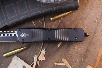 Microtech Signature Series Combat Troodon Hellhound 3.75&quot; OTF Auto / Black Aluminum / Two Tone
