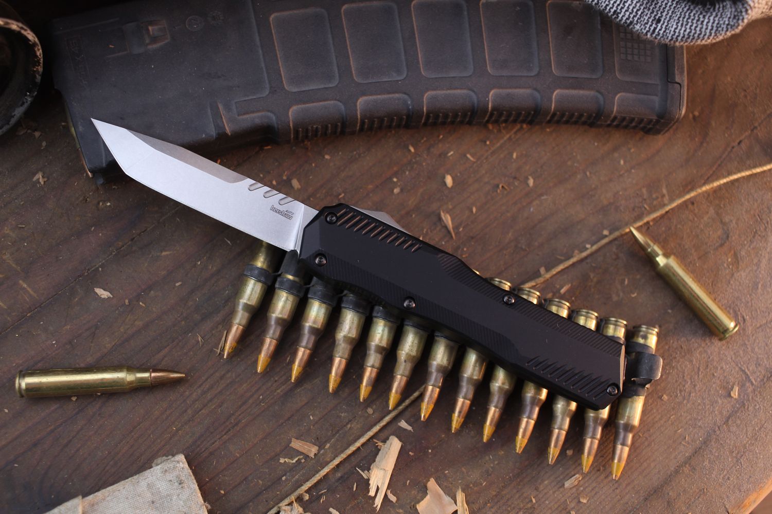 Kershaw Livewire Tanto  3.3" OTF Auto / Black Aluminum / Stonewashed Magnacut Kershaw Livewire Tanto  3.3" OTF Auto / Black Aluminum / Stonewashed Magnacut