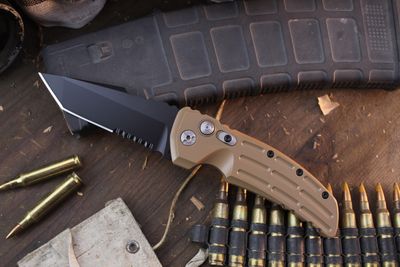 Hogue EX-A01 3.5" D/E Button Lock Auto Folder / Desert Tan Cerakote Aluminum / Black Serrated 154CM ( Pre Owned )