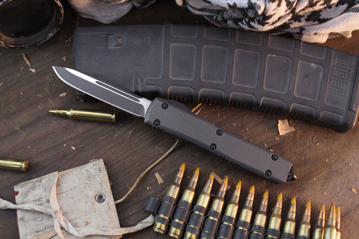 Microtech Ultratech S/E 3.4&quot; OTF Auto / Cobalt Cerakote Aluminum / Cobalt Cerakote Premium Steel ( Pre Owned )