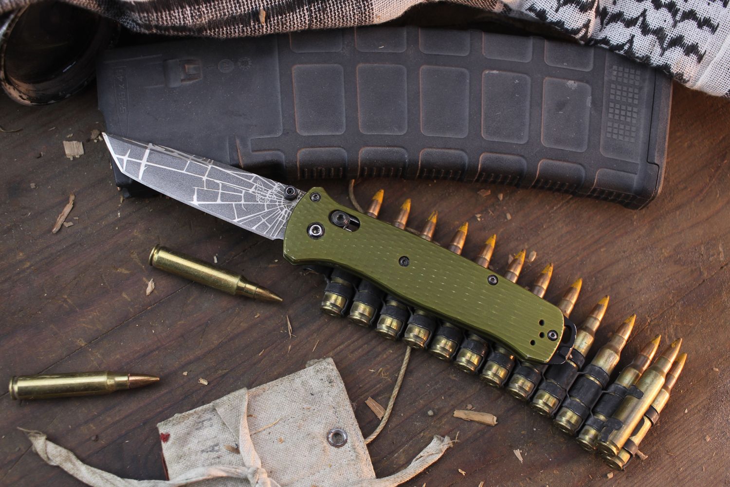 Benchmade Bailout 3.38&quot; Tanto AXIS Lock Knife / Woodland Green Aluminum / Gray Shatter Engraved M4 ( Pre Owned )