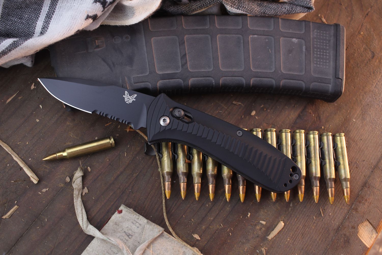 Benchmade Presidio 3.42&quot; AXIS Auto Folder / Black Cerakote Aluminum &amp; Gun Metal Hardware / Black Serrated 154CM ( Pre Owned ) 