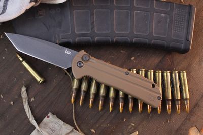 H&amp;K Entourage 3.74&quot; Button Lock Auto Folder / Desert Tan Aluminum / Cobalt Cerakote Tanto D2 ( Pre Owned )