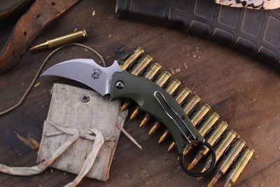 Bastinelli Creations Black Bird 2.3&quot; Linerlock Folding Karambit / OD Green G-10 / Stonewashed N690 ( Pre Owned )