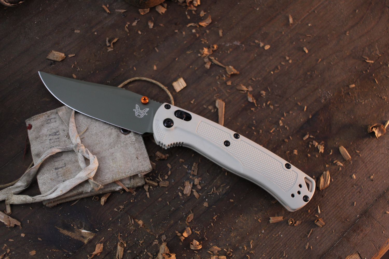 Benchmade Taggedout 3.5&quot; AXIS Lock Folder / Tan Grivory / Green Elmax