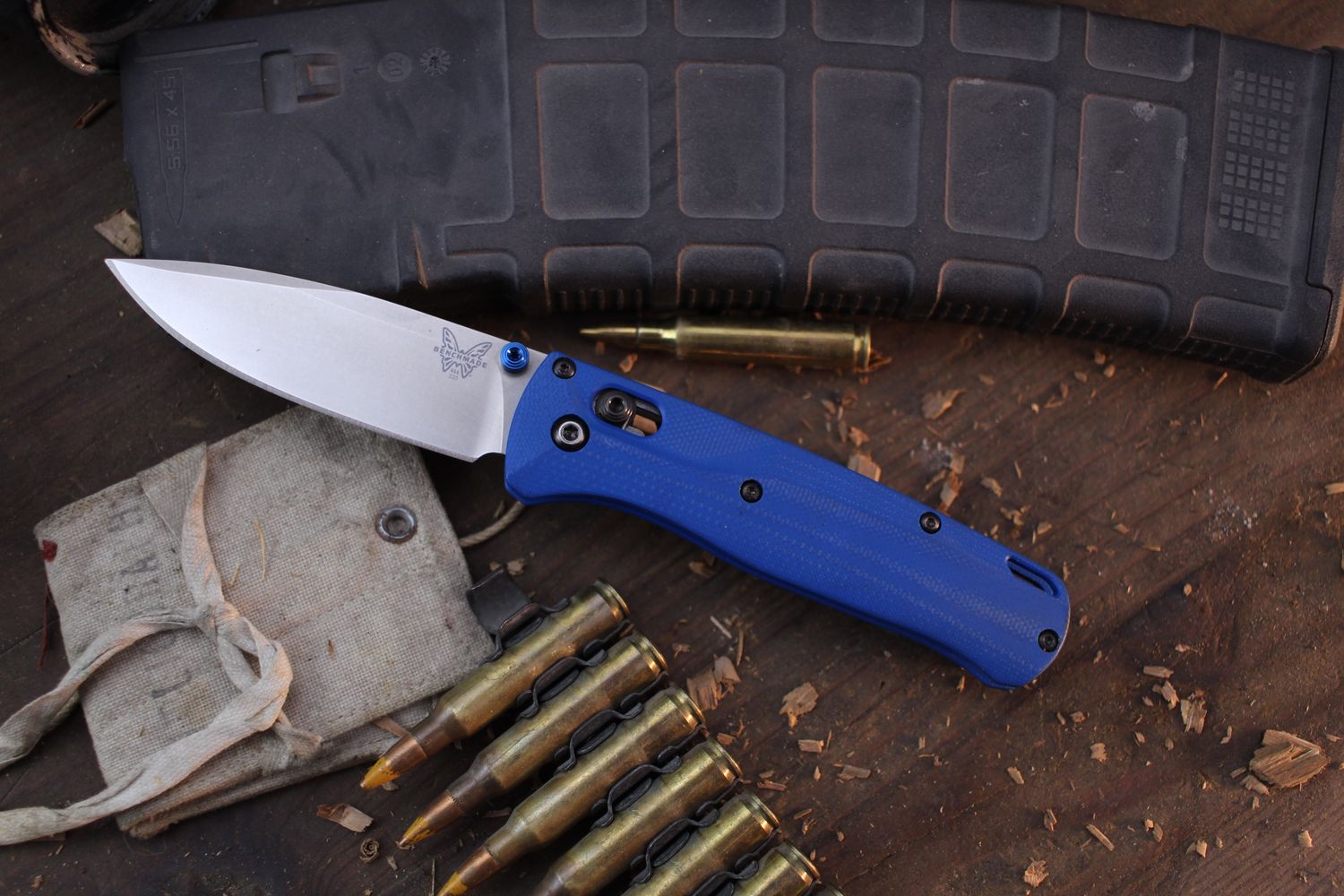 Benchmade Bugout 3.23&quot; AXIS Lock Folder / Blue Milled Flytanium G-10 / Stonewashed S30V ( Pre Owned )