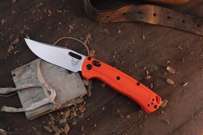 Benchmade Mini Taggedout 3.04&quot; AXIS Lock Folder / Orange Grivory / Stonewashed  CPM-154