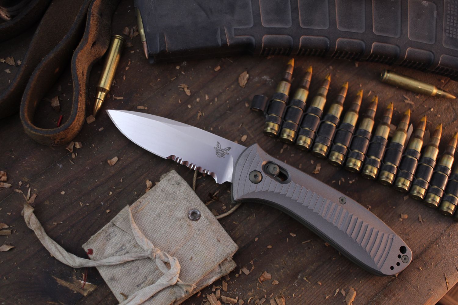 Benchmade Presidio 3.42&quot; AXIS Lock Auto Folder / Gun Metal Cerakote Aluminum / Satin Serrated 154CM ( Pre Owned )