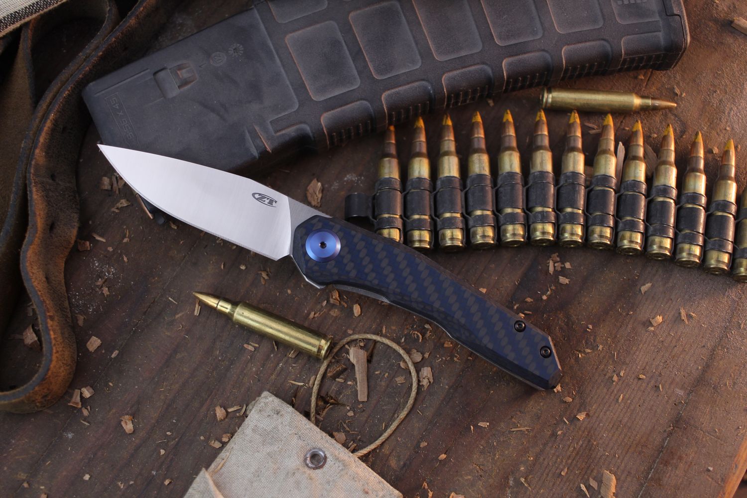 Zero Tolerance 0545 3.3&quot; Framelock Flipper / Black &amp; Blue Carbon Fiber  / Satin MagnaCut ( Pre Owned )