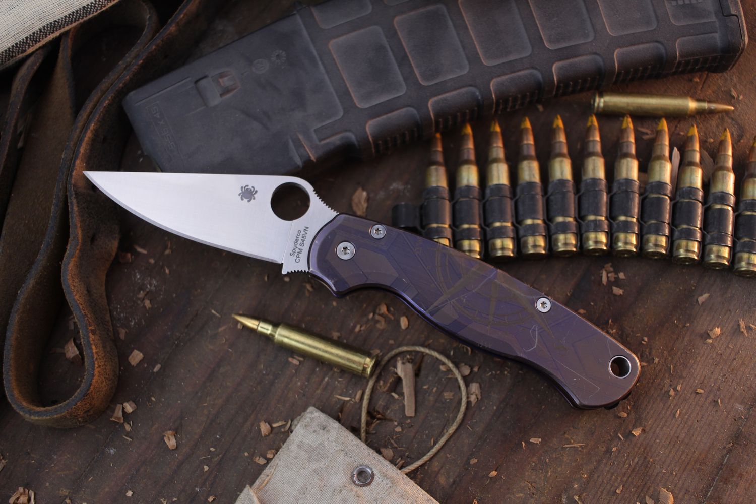 Spyderco Paramilitary 2 3.44&quot; Compression Lock Folder / Anodized Compass Titanium / Satin S45VN ( Pre Owned )
