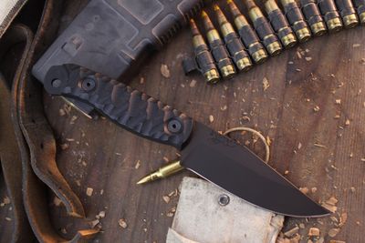Half Face Blade Crow Jr. 4" Fixed Blade / Black G-10 / Black Cerakote Magnacut ( Pre Owned )