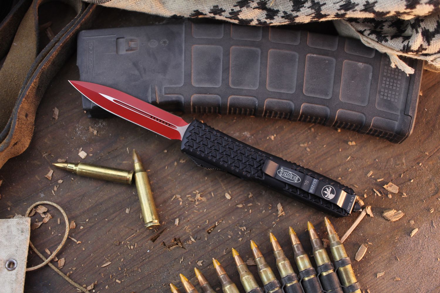Microtech Ultratech Sith Lord 3.4&quot; D/E OTF Automatic / Black Tri-Grip Aluminum &amp; Ringed Hardware / Sith Red ( Pre Owned )