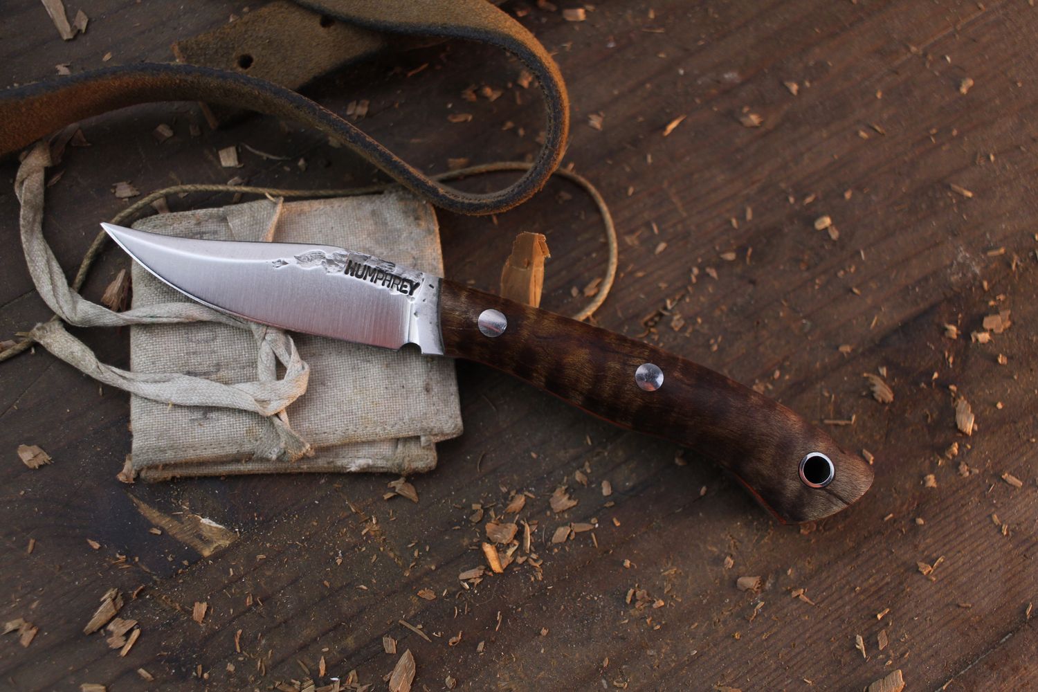 Lon Humphrey Mudbone Muskrat 3.1” Fixed Blade / Curly Maple / Forge Finish AEB-L ( Pre Owned )