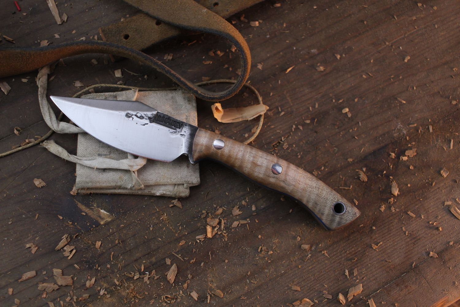 Lon Humphrey Blacktail 3.75” Fixed Blade / Curly Maple / Forge Finish 52100 ( Pre Owned )