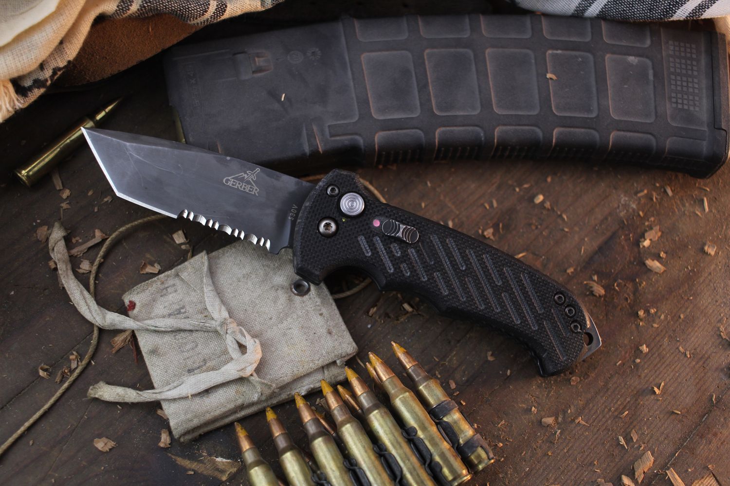 Gerber 06 Tanto 3.6&quot; Button Lock Auto Folder / Black G-10 / Black Serrated S30V ( Pre Owned )
