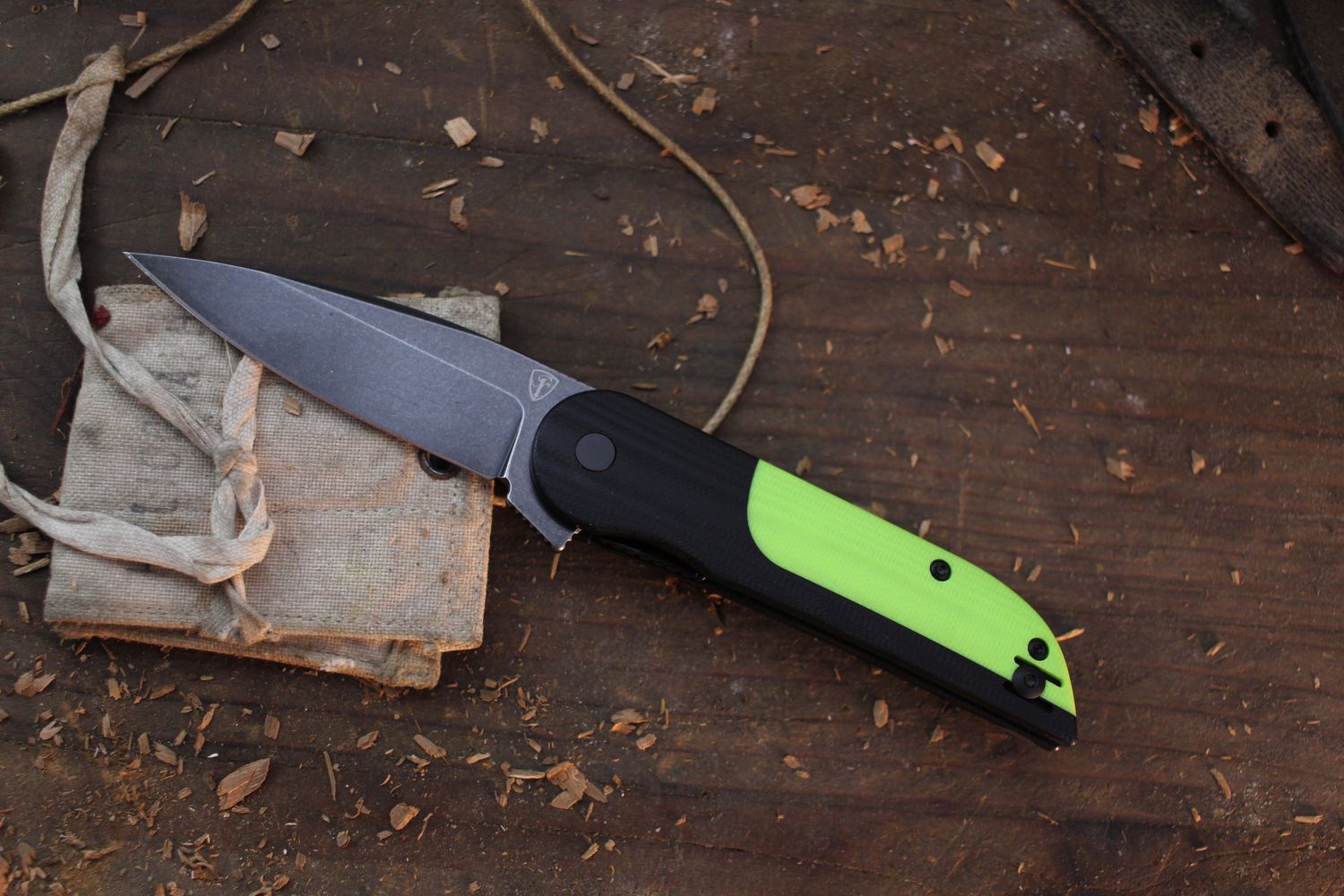 Finch Knives Devil&#39;s Finger 3&quot; Linerlock Flipper / Neon Burn G-10 / Blackwashed 14C28N