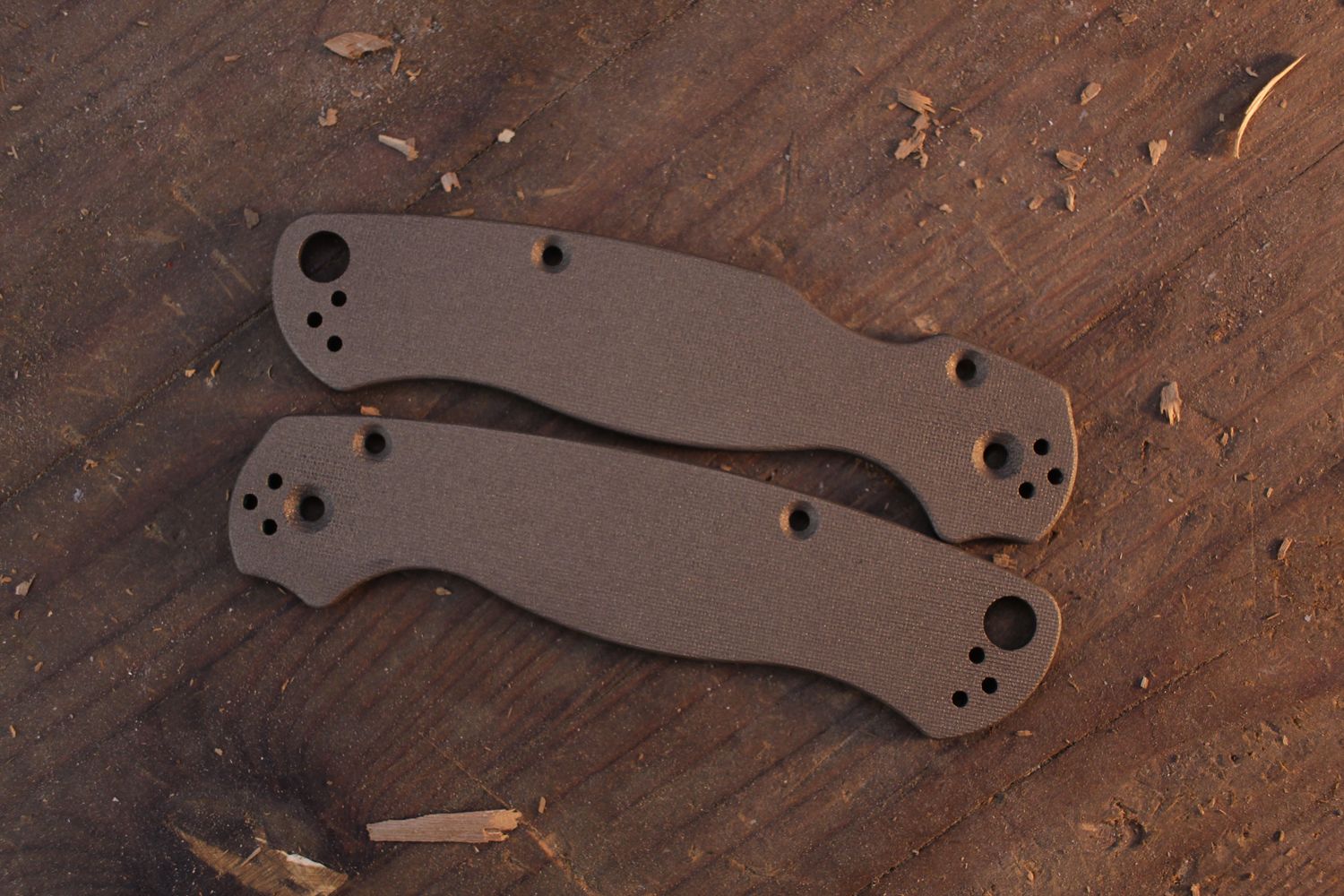 Spyderco Paramilitary 2 Bronzed Titanium Cerakote G-10 Scales