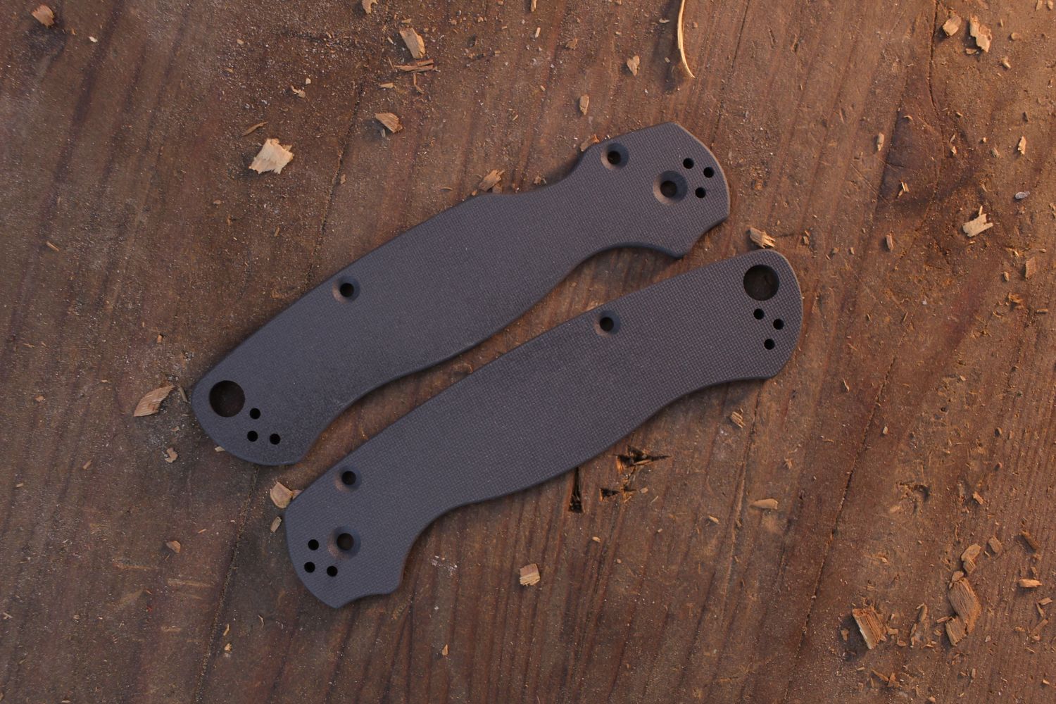 Spyderco Paramilitary 2 Sniper Gray Cerakote G-10 Scales