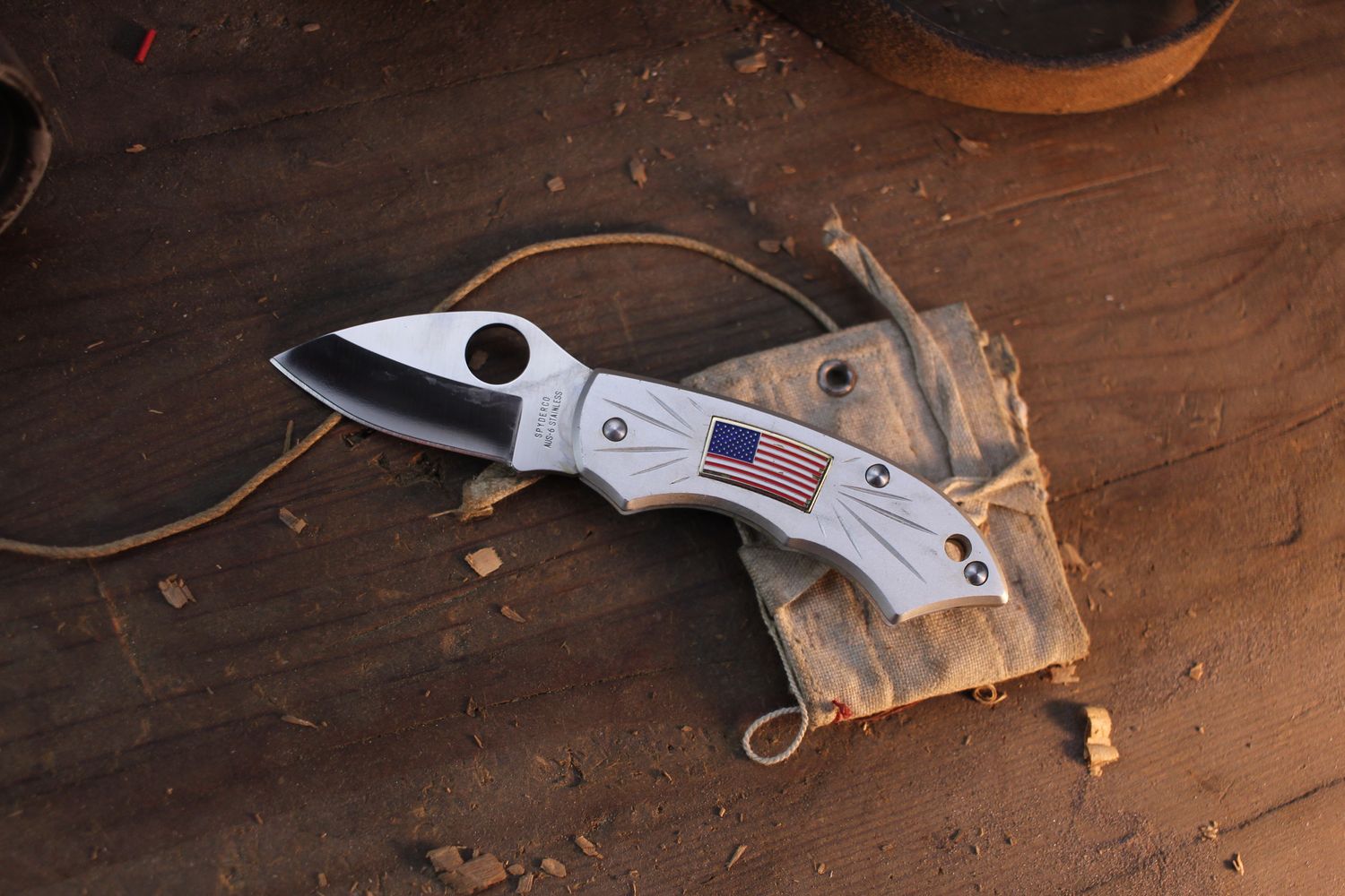 Spyderco American Pride 2.25&quot; Slipjoint Folder / Aluminum &amp; Enameled American Flag / Satin AUS-6 ( Pre Owned ) 