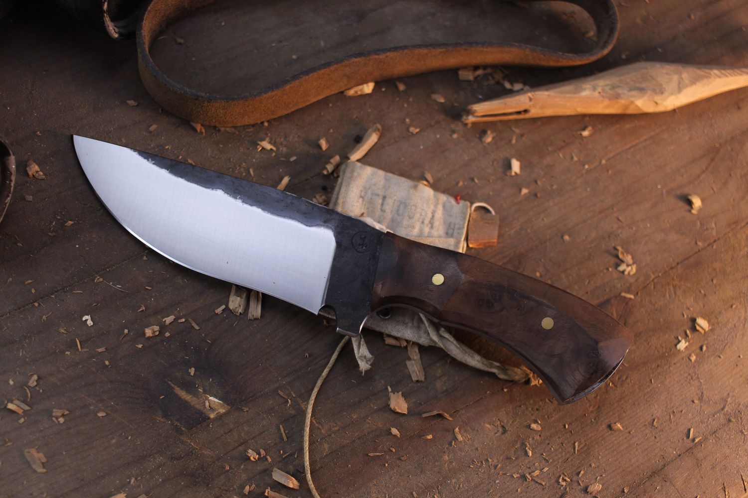 Barrett Knives  Strider 5” Fixed Blade  / Sculpted Walnut / Alaskan Forged 1095