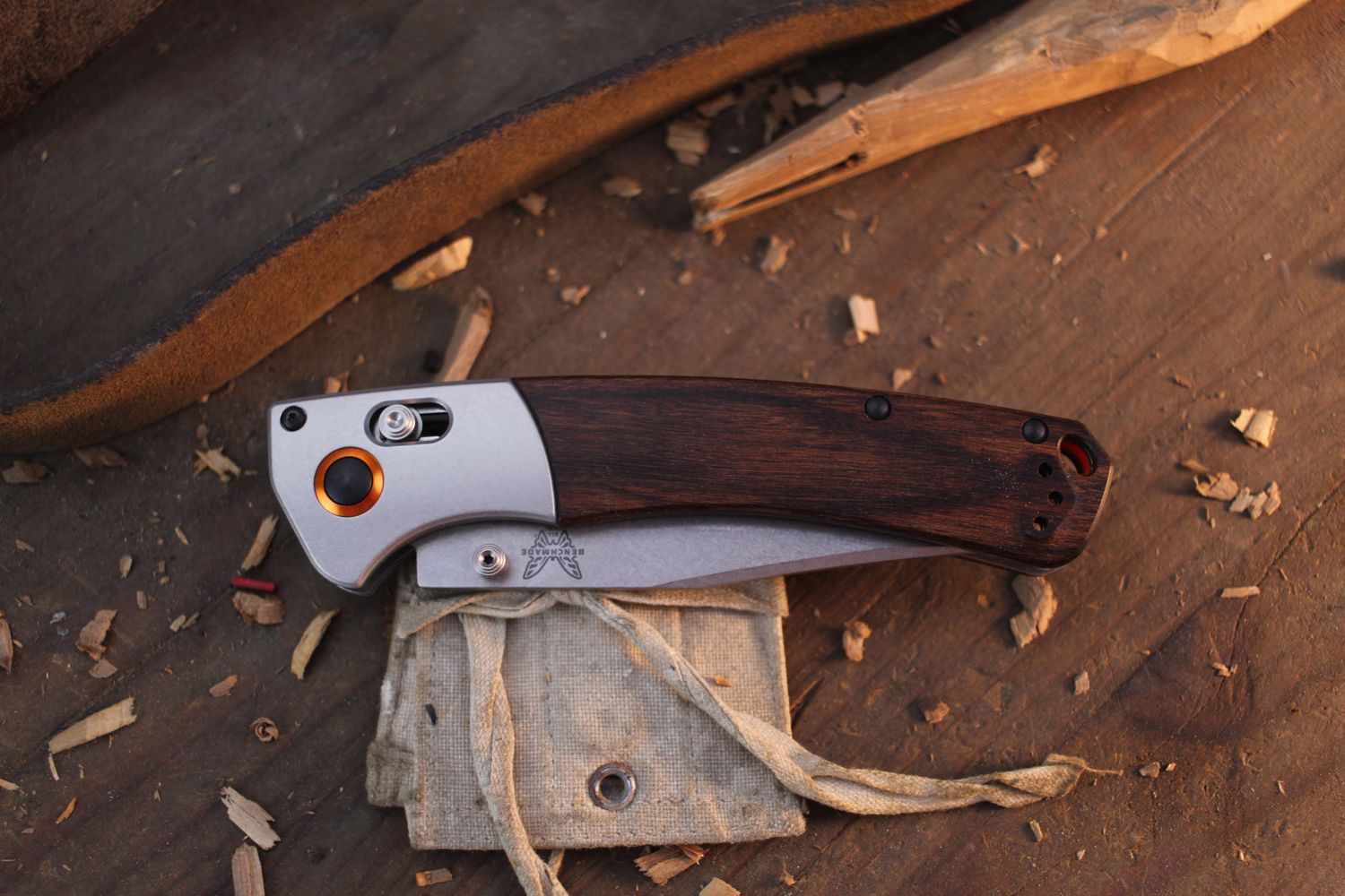 Benchmade Crooked River 4&quot; AXIS Lock Folder / Dark Wood / Stonewashed S30V ( Pre Owned )