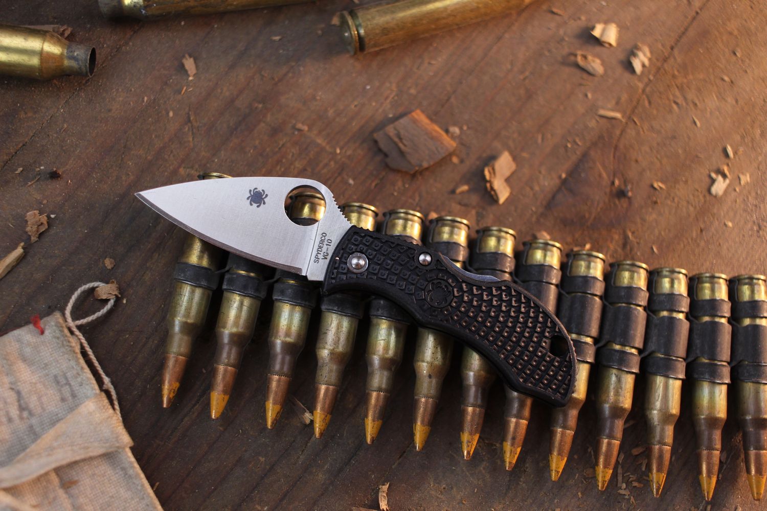 Spyderco Manbug 1.9&quot; Lockback Folder / Black FRN / Satin VG-10