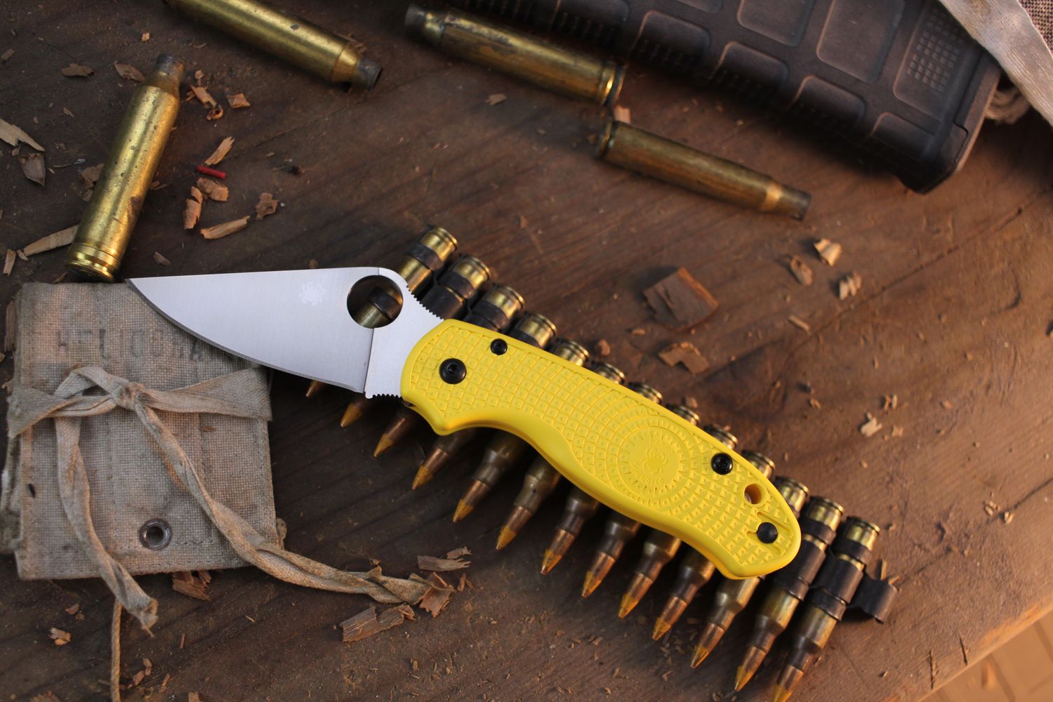 Spyderco Para 3 Salt 3&quot; Compression Lock Knife / Yellow FRN / Satin Magnacut